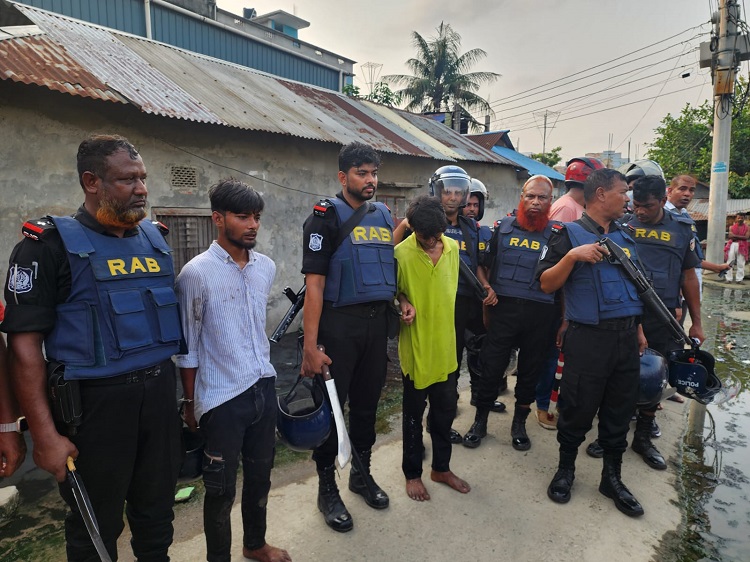 ডাকাতির প্রস্তুতিকালে র‍্যাবের হাতে আটক ২ ডাকাত