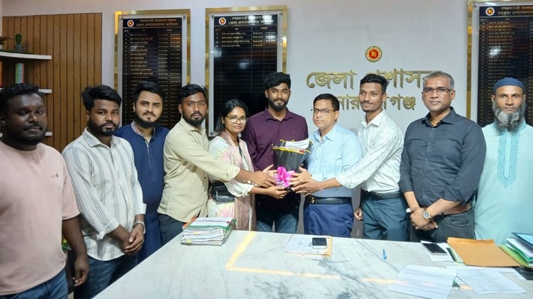ডিসির সঙ্গে ‘আমরা জুলাই যোদ্ধা’ নেতৃবৃন্দের সৌজন্য সাক্ষাৎ
